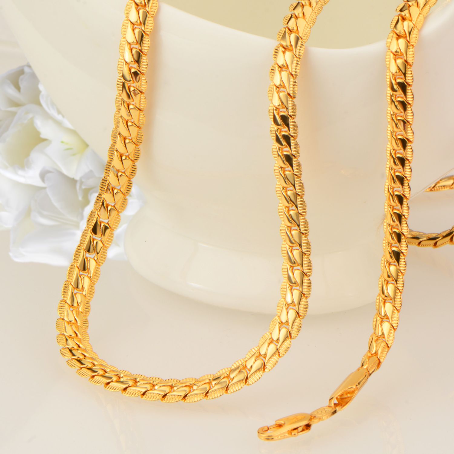 Styling a Mugappu Thali Chain - Transform Your Look Now!